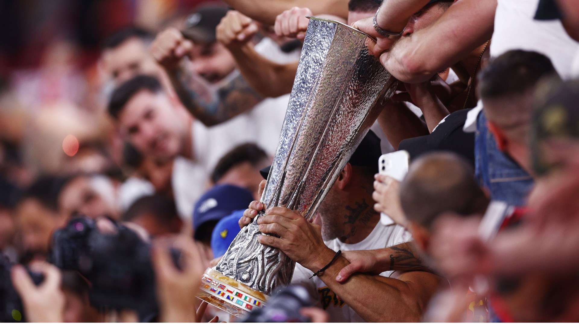 交融不仅增 交融不仅增