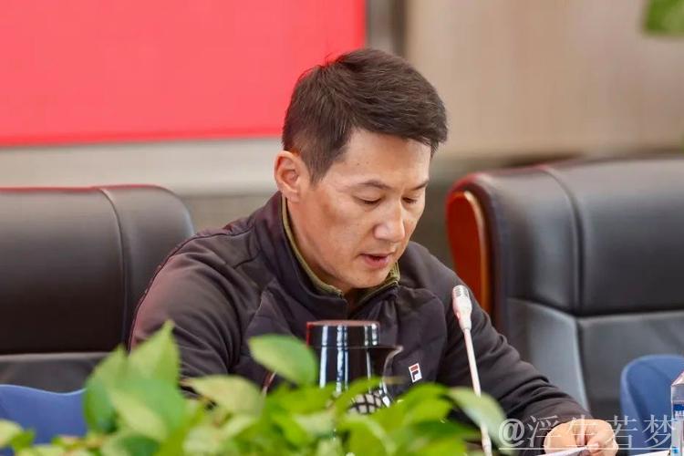 纪冬:中国空中技巧队需保持进取心 纪冬:中国空中技巧队需保持进取心