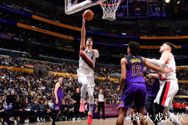 詹姆斯狂轰38分克里斯蒂28分 湖人力克开拓者 詹姆斯狂轰38分克里斯蒂28分 湖人力克开拓者