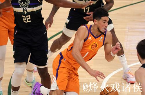 米奇评球队表现:首节低迷,第三节发挥不佳 米奇评球队表现:首节低迷,第三节发挥不佳